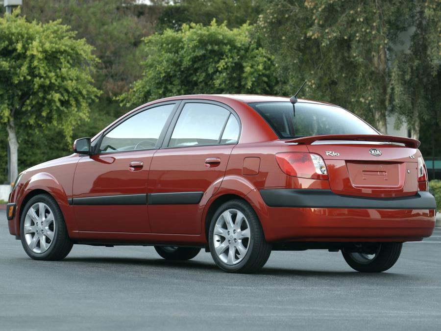  Kia Rio Sedan 2005 года  (US) (фото 5 из 16)